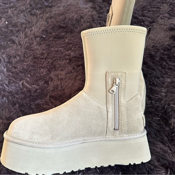 UGG CLASSIC DIPPER PLATFORM SHADED CLOVER BOOTS - Picture 2 of 7